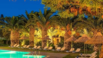 Piscine couverte, 2 piscines extérieures