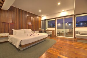 行政套房, 泳池景观 | 迷你吧、客房内保险箱、特色装修、特色家居