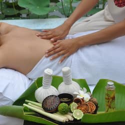 Couples treatment room(s), sauna, hot tub, steam room, body treatments