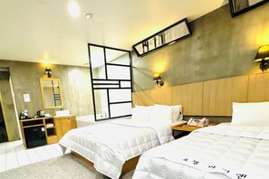 Premium bedding, pillowtop beds, desk, WiFi (free) - AIN Hotel (Busan)