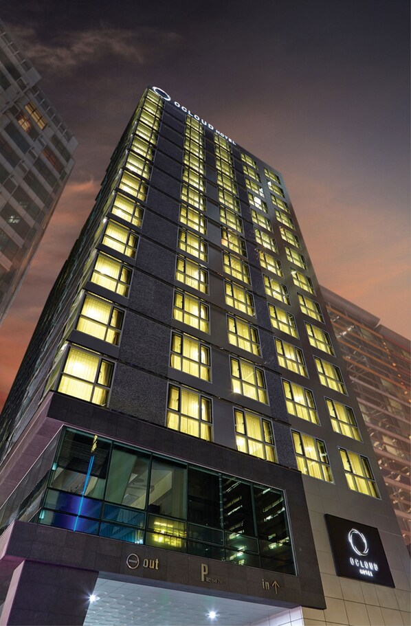 Front of property – evening/night - Ocloud Hotel Gangnam (Seoul)