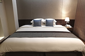 Deluxe King Room | Két bảo mật tại phòng, bàn, khu vực làm việc phù hợp cho laptop