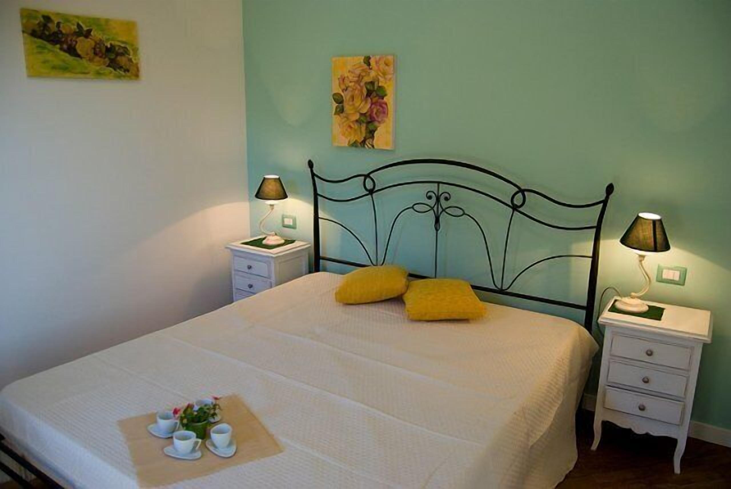 Schallisolierte Zimmer, kostenlose Babybetten, kostenloses WLAN