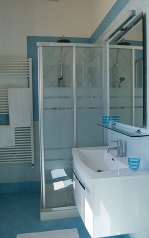 Apartment, 1 Bedroom | Bathroom