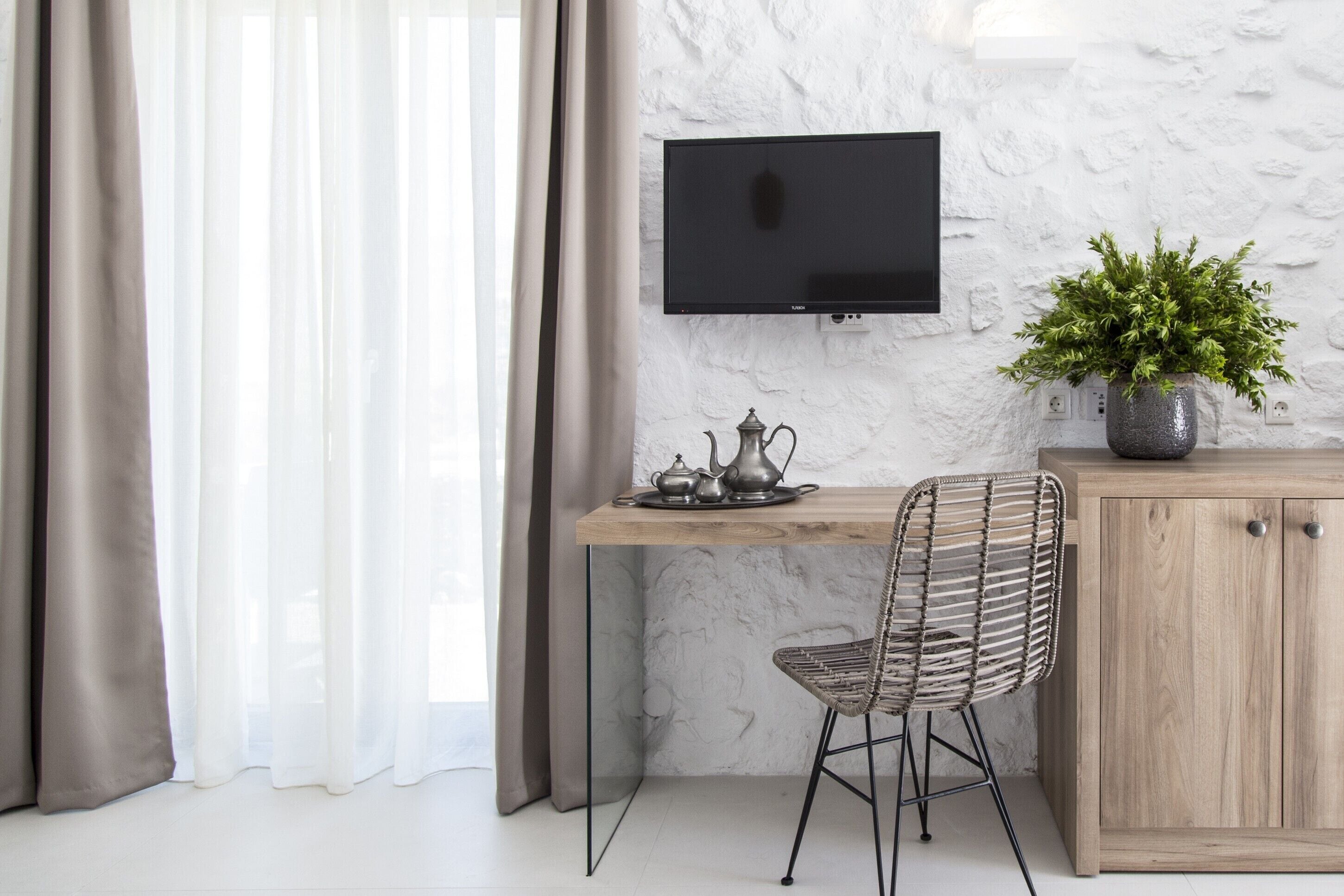 1 bedroom, minibar, in-room safe, desk