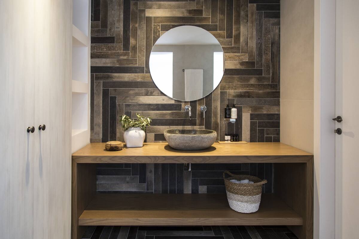 classic double or twin room, garden view | bathroom | shower, free toiletries, hair dryer, slippers