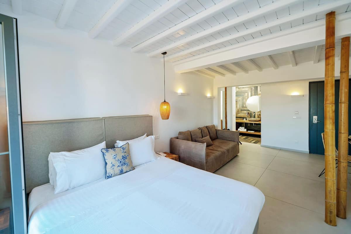Kamar Double atau Twin Superior, pemandangan laut | 1 kamar tidur, minibar, brankas, dan meja kerja