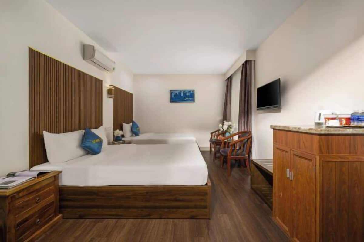 Minibar, in-room safe, desk, free WiFi