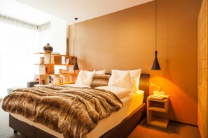 Signature Suite, 2 Bedrooms, Sauna, Ground Floor (Ground Floor DL) | Hypo-allergenic bedding, free minibar items, in-room safe - Lederer Boutique Hotel  (Kaprun)