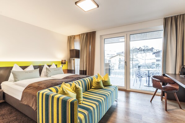 Family Room, 2 Bedrooms, Balcony, River View