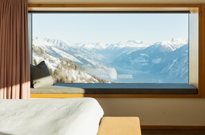 Ropa de cama de alta calidad y minibar 