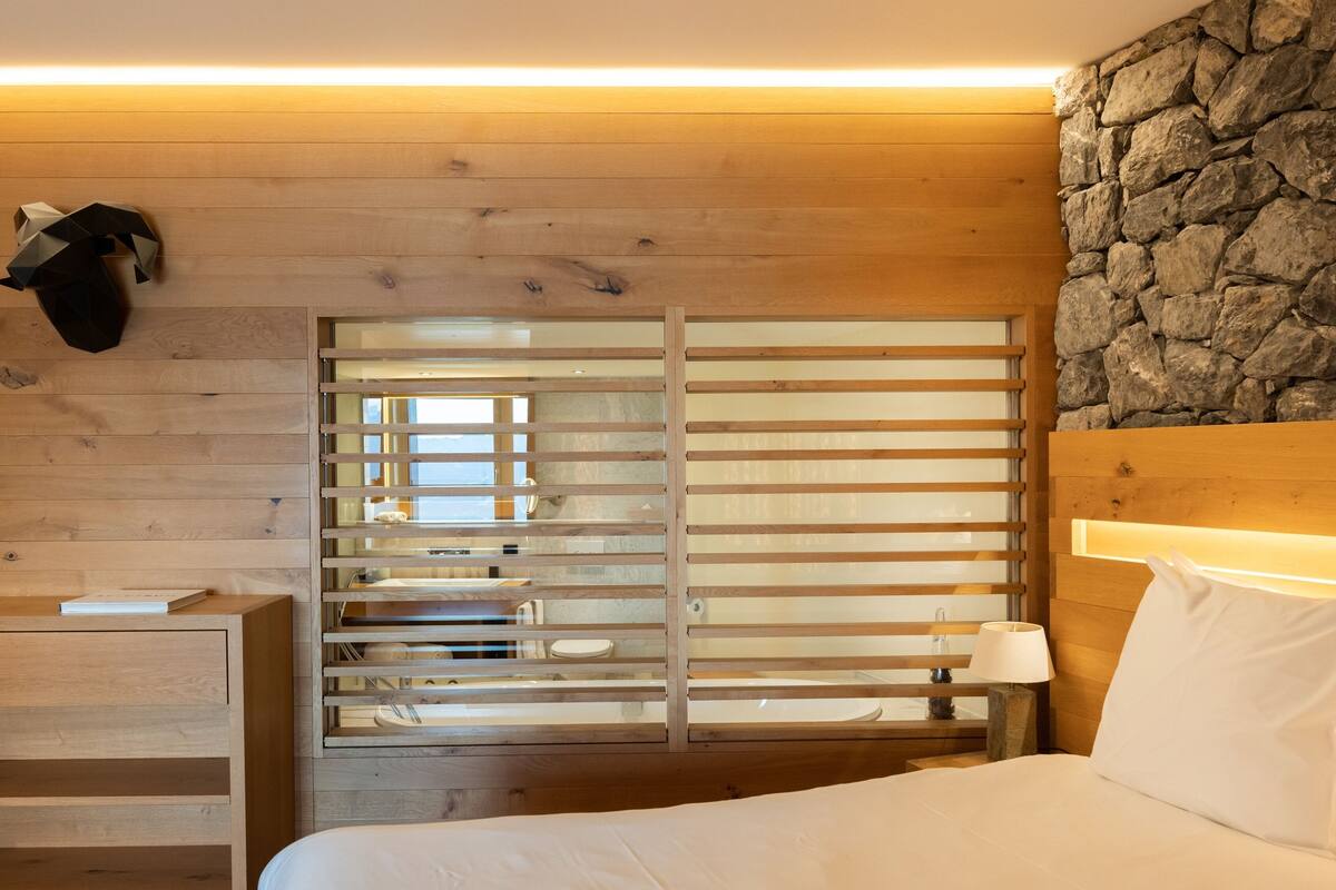 superior room (valley) | bathroom | hair dryer, bathrobes, slippers, towels