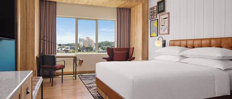 Minibar, in-room safe, desk, iron/ironing board