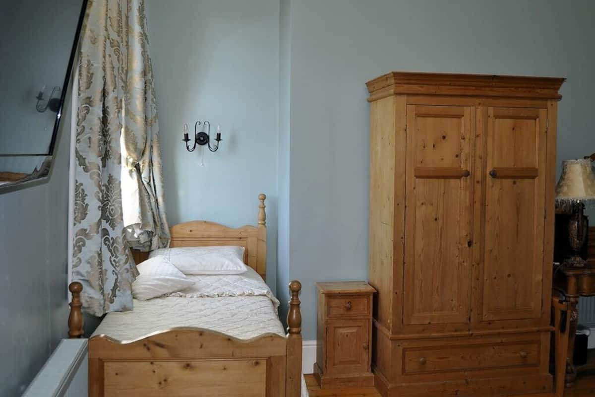 Chambre simple Standard, salle de bain attenante