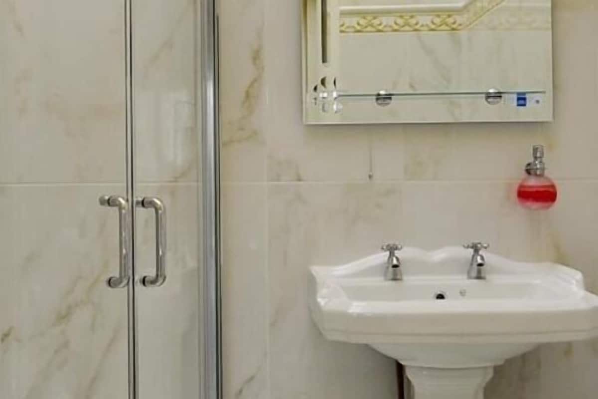 Deluxe Double Room, Ensuite | Bathroom