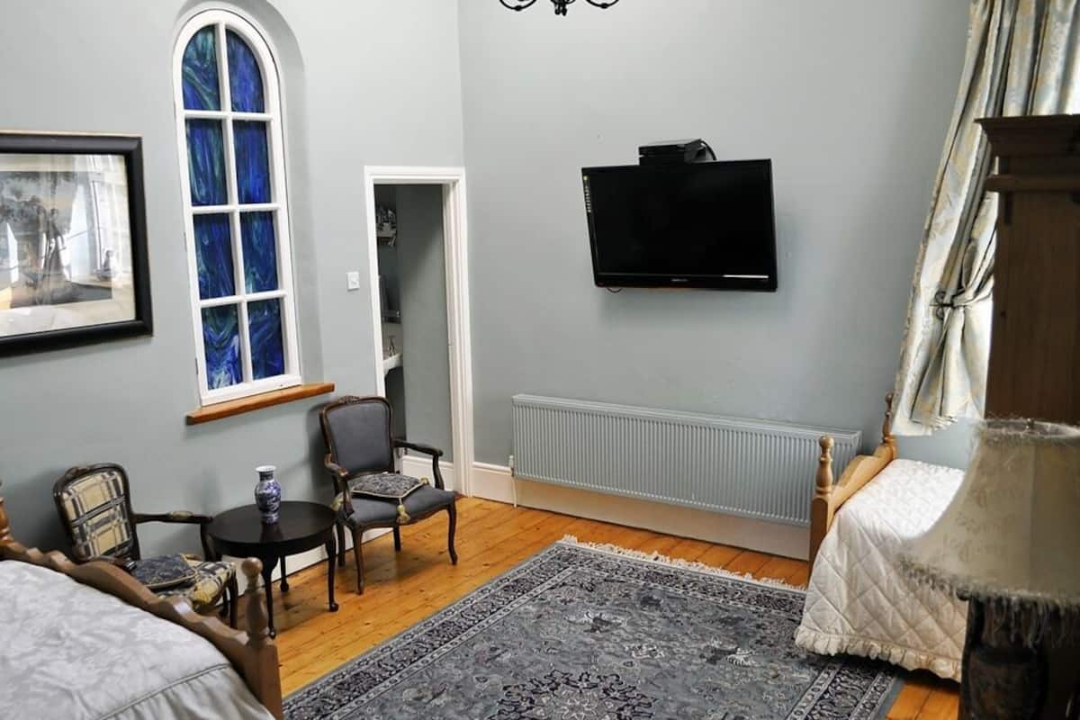 Standard Suite, Ensuite (With Shower)