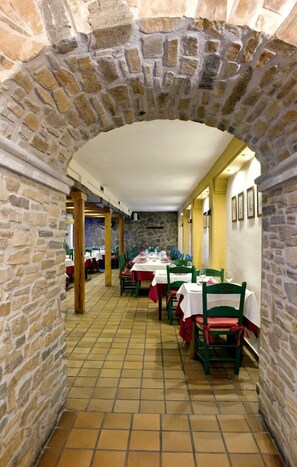 Breakfast and lunch served - Hotel Telecabina (Monachil)