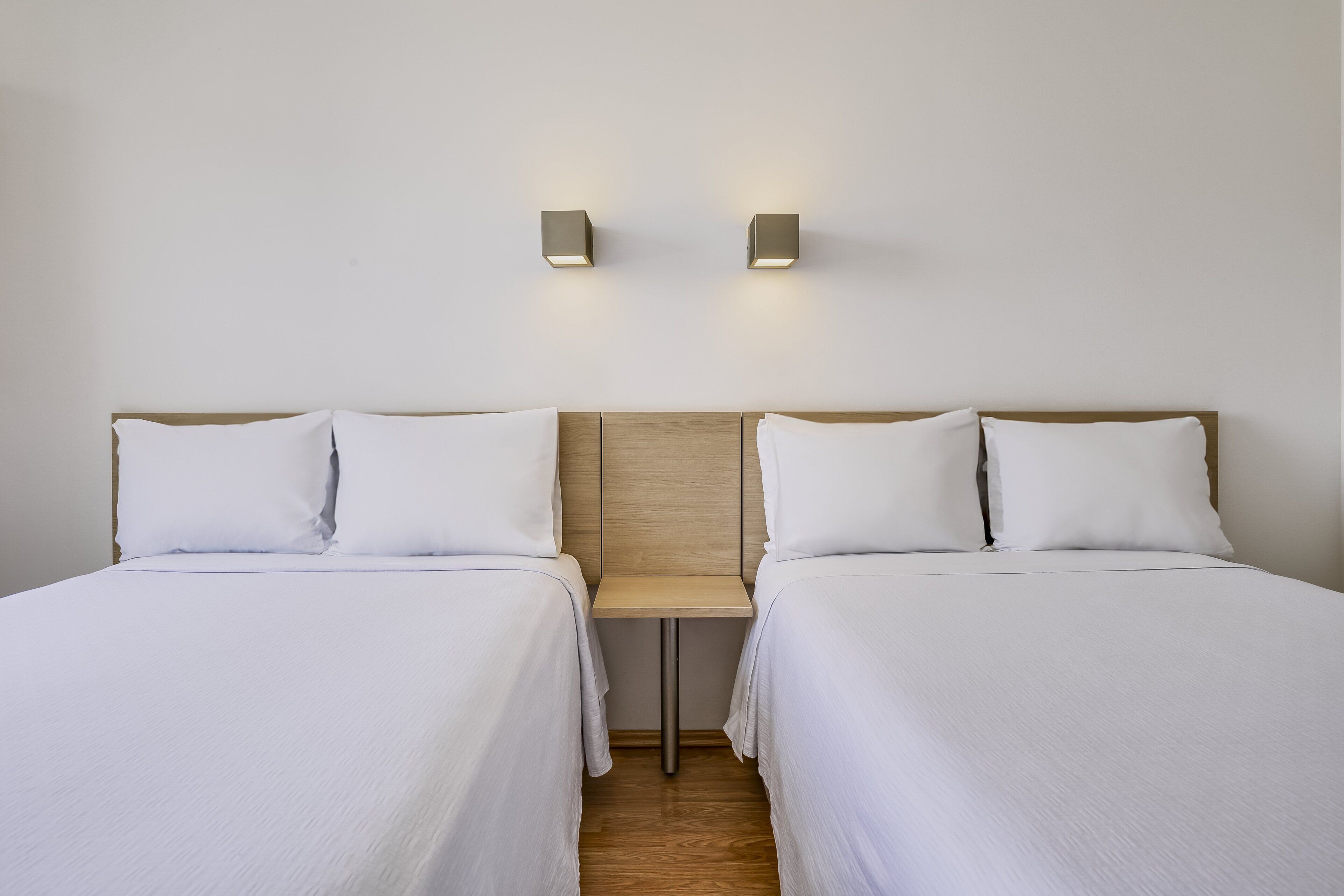 superior room, 1 queen bed | in-room safe, desk, iron/ironing board, free wifi