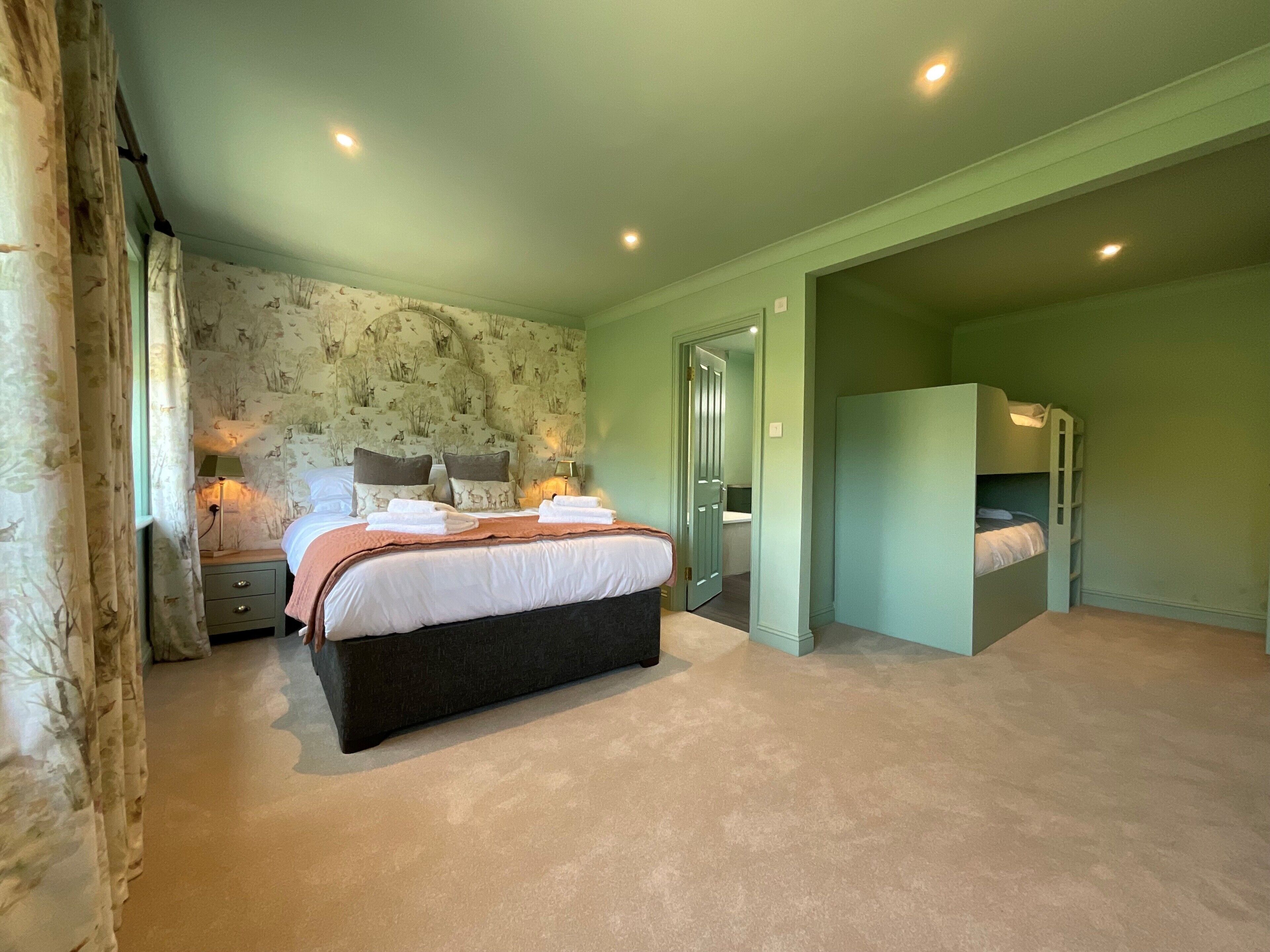 Family Room | Free WiFi, bed sheets