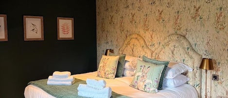 Deluxe Twin Room, 1 Bedroom | Free WiFi, bed sheets