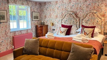 Deluxe Room | Free WiFi, bed sheets