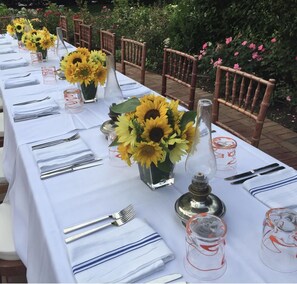 Outdoor dining - Bridgehampton Inn (Bridgehampton)