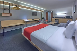 Quarto superior, 1 cama Queen e sofá-cama | Escrivaninha, cortinas blackout, quartos à prova de som