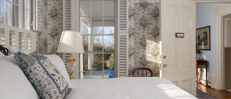 Chambre Classique | Ameublement personnalisé, fer et planche à repasser, Wi-Fi gratuit