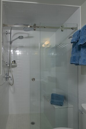Normandy Room | Bathroom | Free toiletries, hair dryer, towels, soap - Liberty Hill Inn (Yarmouth Port)