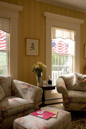Interior - Liberty Hill Inn (Yarmouth Port)