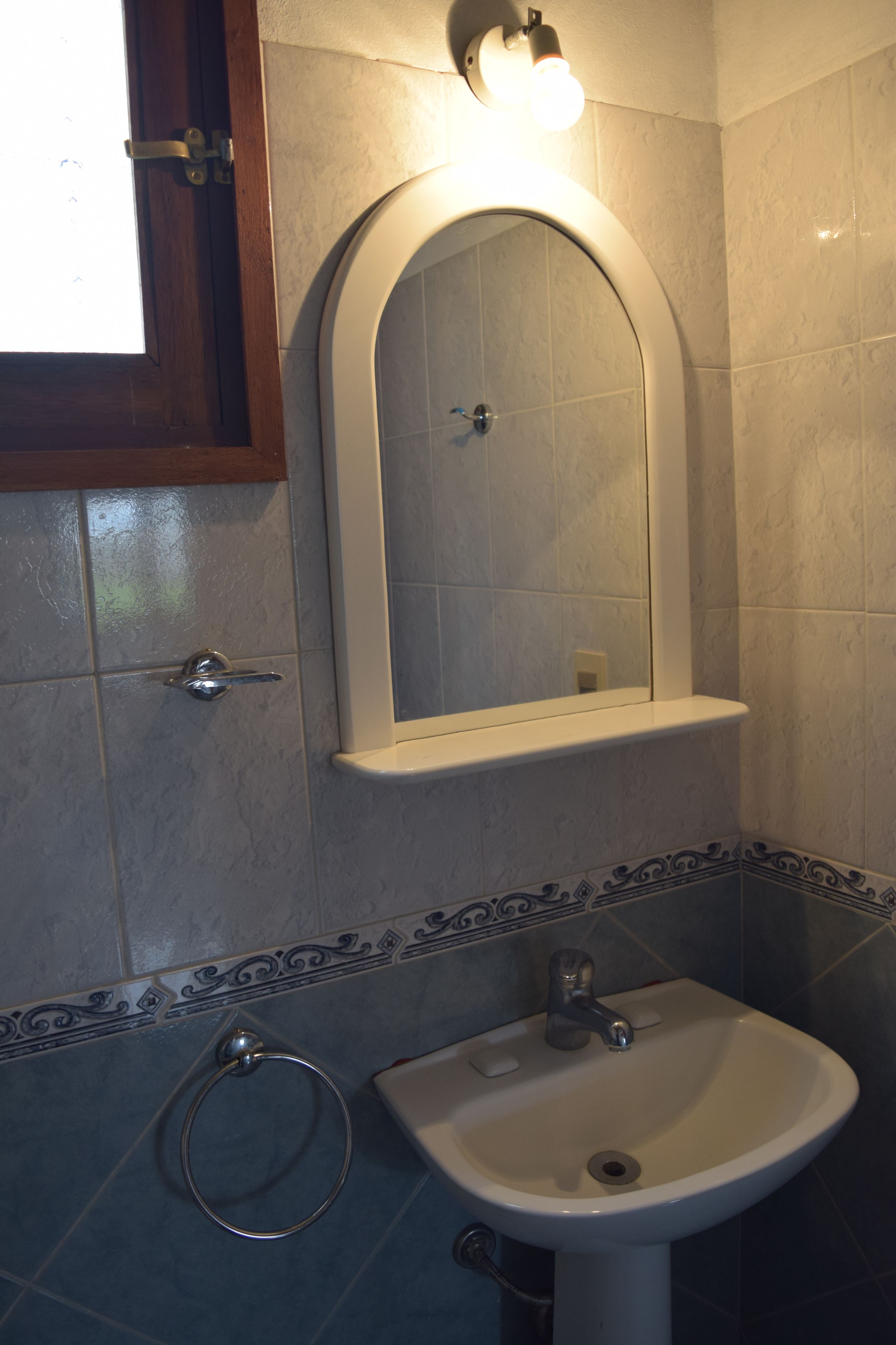 Ducha, secador de pelo, bidet, toallas