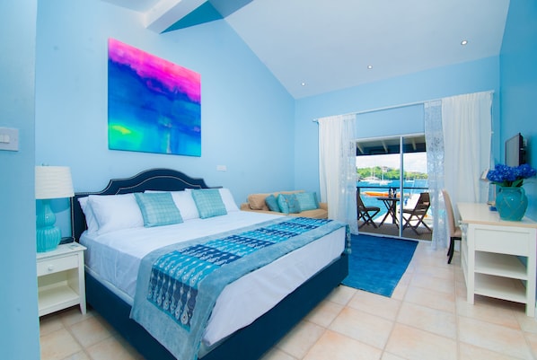 Room, 1 King Bed, Marina View | Pillow-top beds, in-room safe, individually decorated