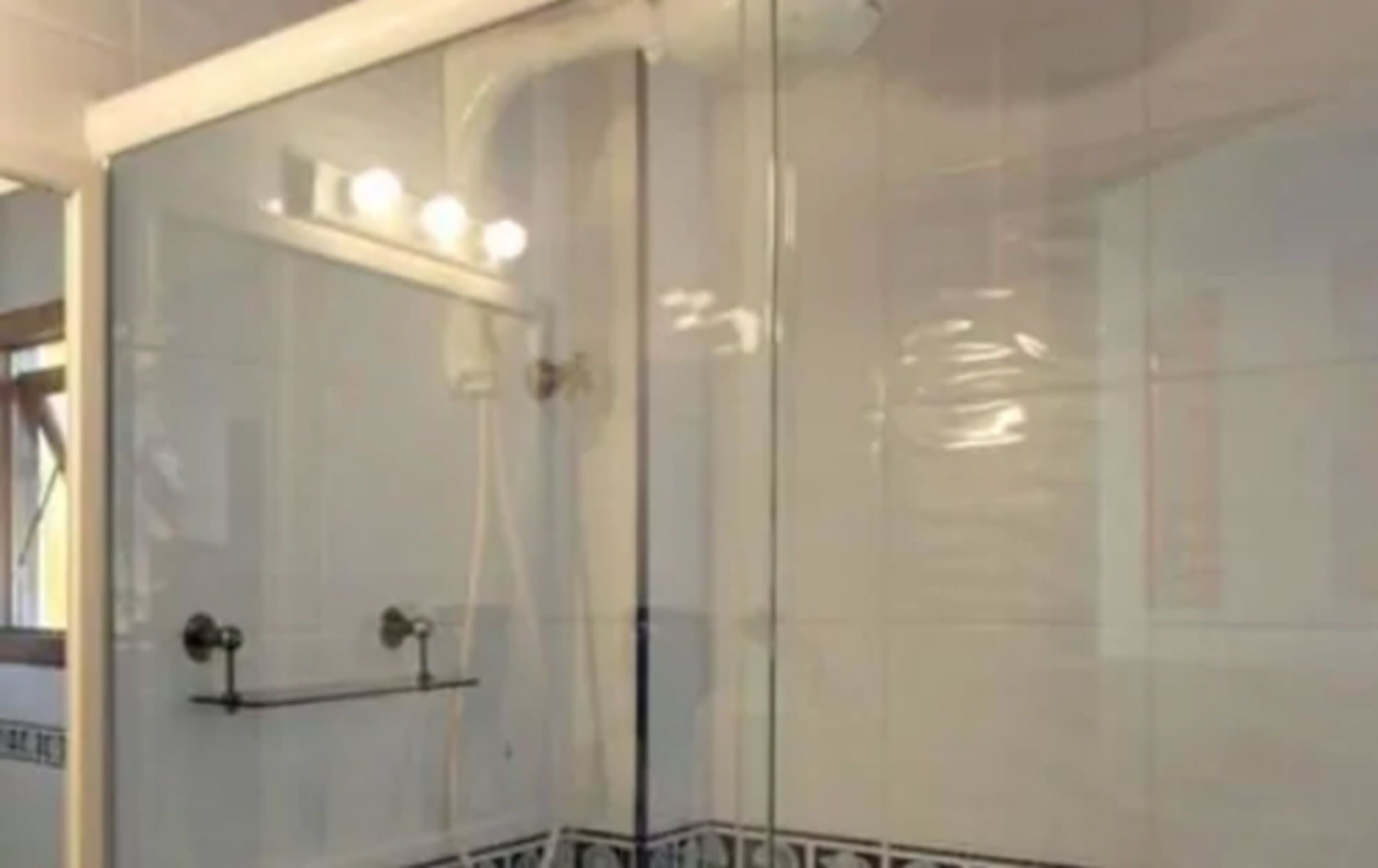 standard double or twin room | bathroom shower