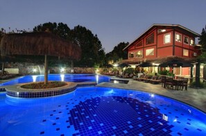 2 indoor pools, 2 outdoor pools - Salvetti Praia Hotel (São Sebastião)