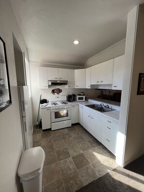 Suite, 2 Bedrooms | Private kitchen | Coffee/tea maker - June Lake Villager (June Lake)