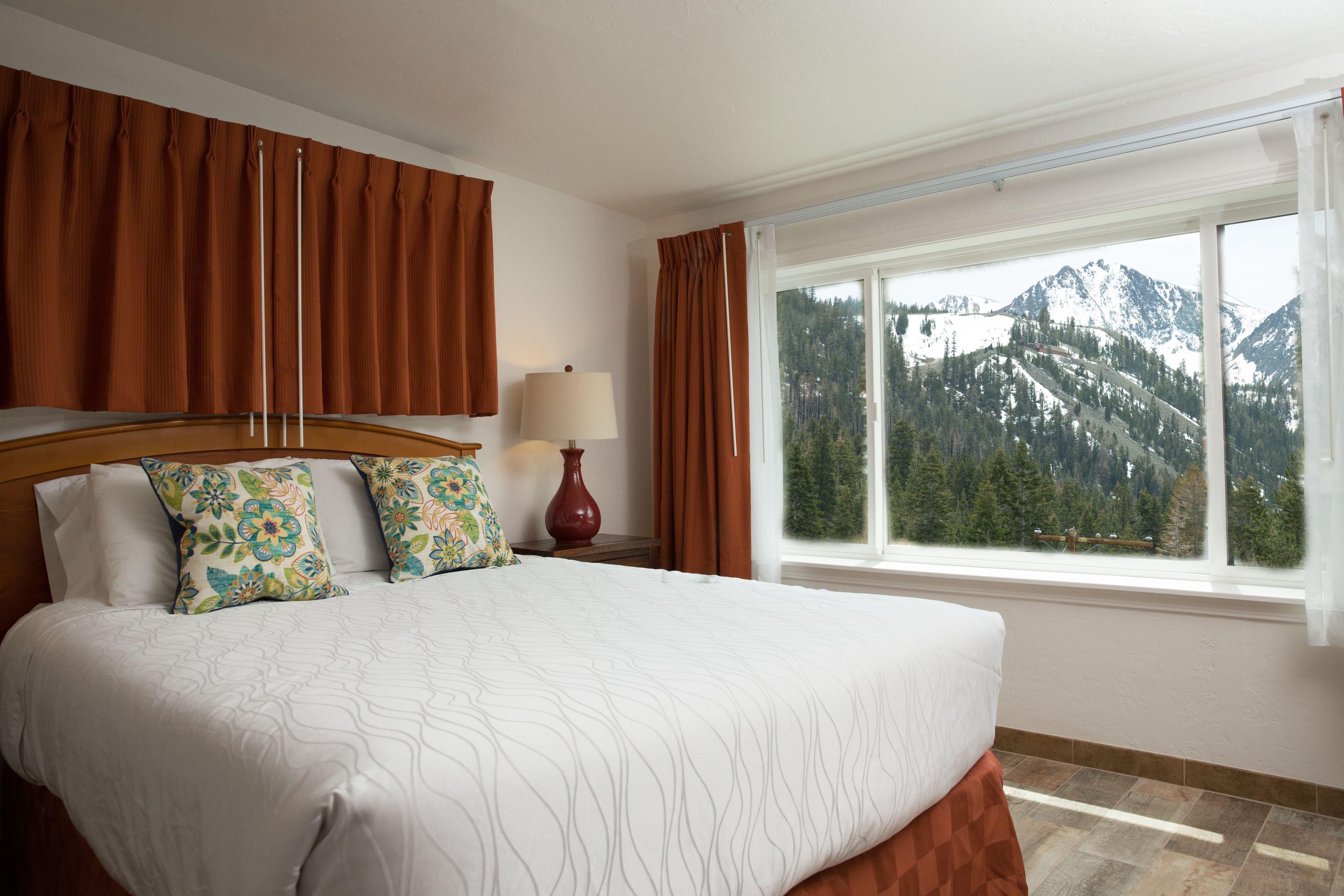 Camera Standard, accessibile ai disabili, angolo cottura | Copriletto in piuma, ferro/asse da stiro