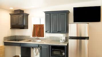 Standard Room, Accessible, Kitchenette | 3 bedrooms, down comforters, iron/ironing board, cribs/infant beds