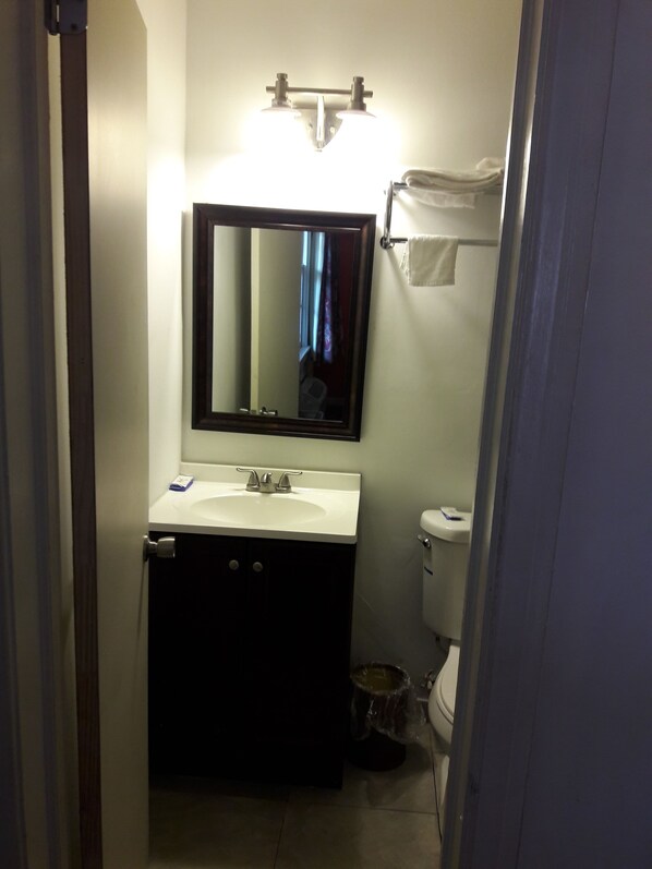 Bathroom sink