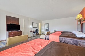 Desk, bed sheets - OYO Palm Leaf Motel (Ashland)