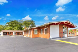 Exterior - OYO Palm Leaf Motel (Ashland)