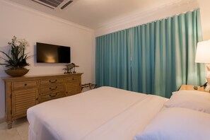 In-room safe, individually decorated, individually furnished - PalmAruba Condos (Noord)
