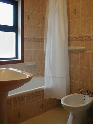 Deep-soaking bathtub - Antártida Argentina (Ushuaia)
