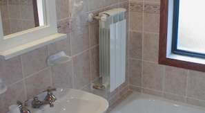 Wastafel kamar mandi