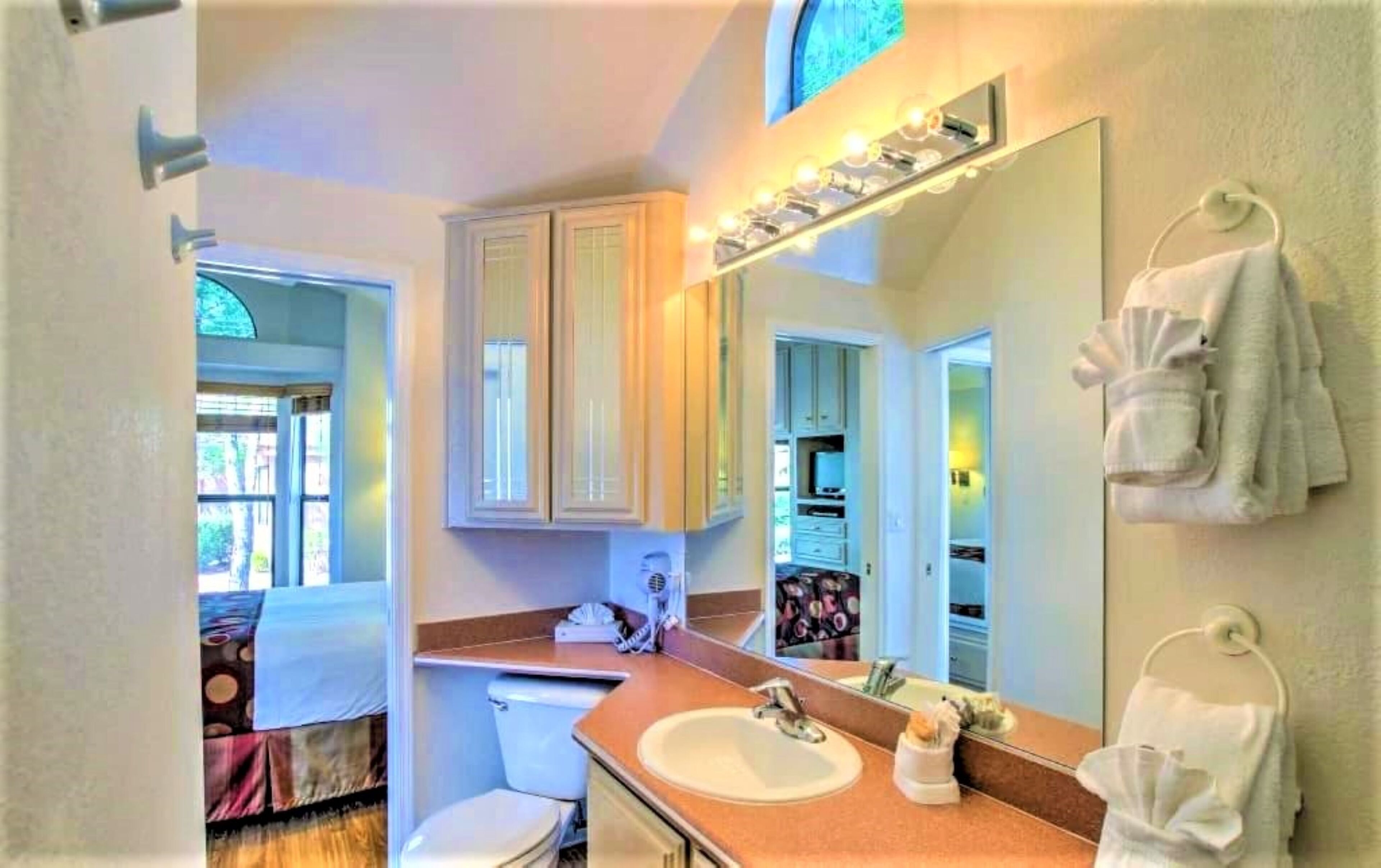 Shower, free toiletries, hair dryer, towels