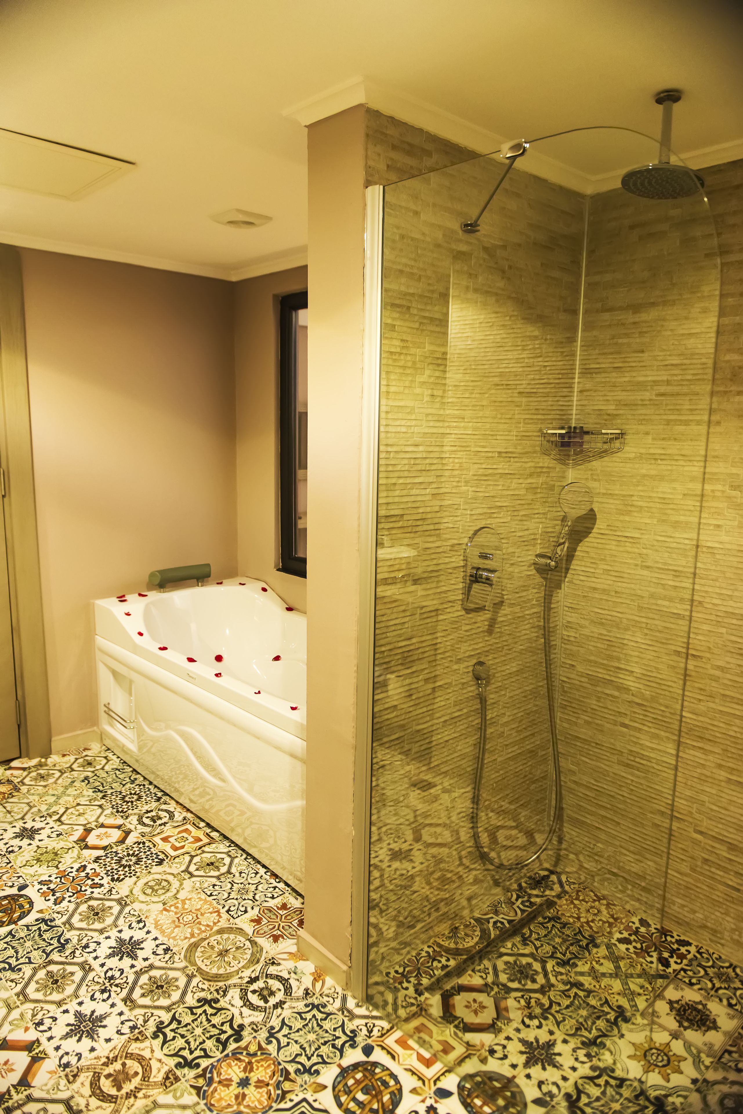 exclusive suite, 1 double bed | egyptian cotton sheets, premium bedding, select comfort beds, minibar