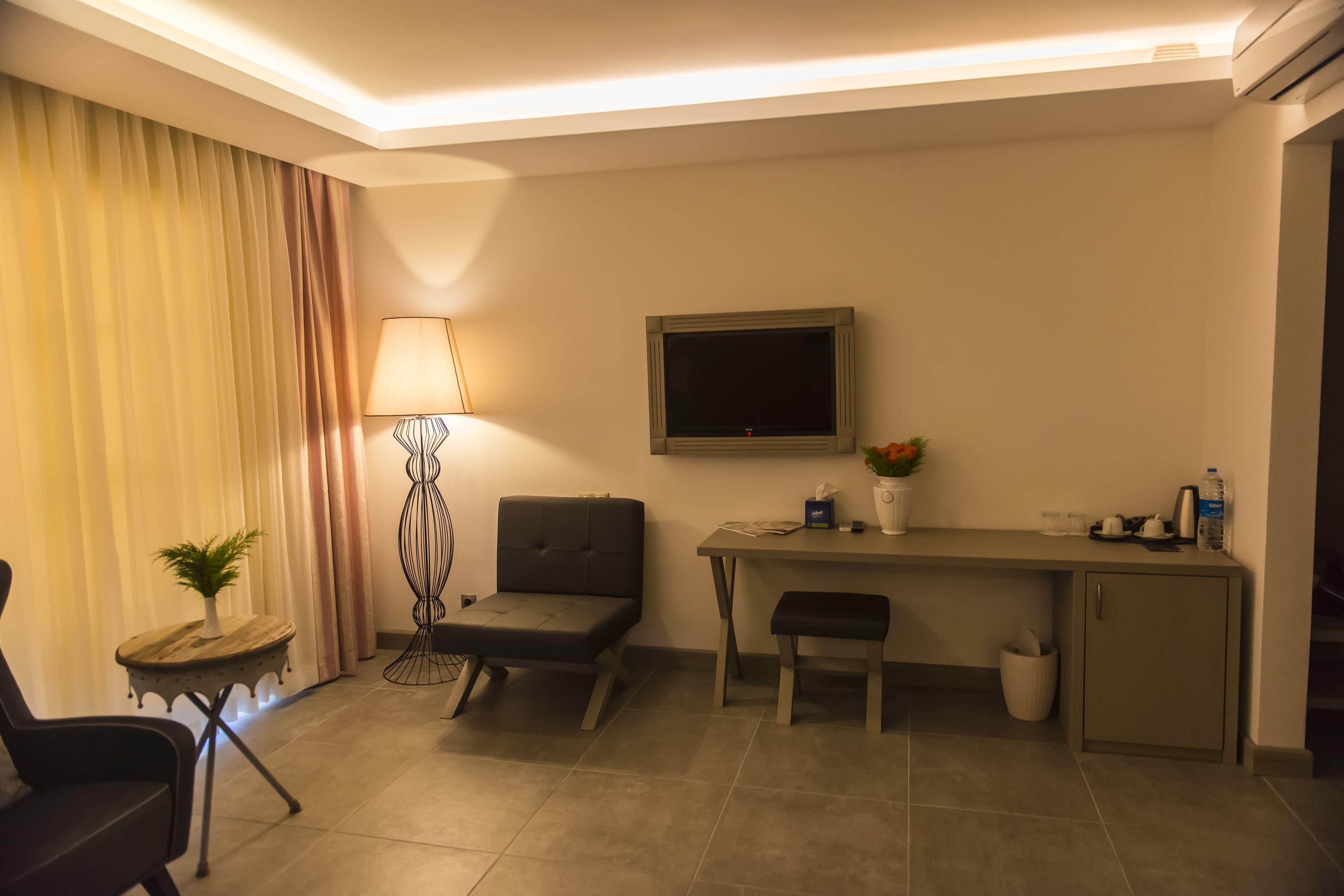 exclusive suite, 1 double bed | egyptian cotton sheets, premium bedding, select comfort beds, minibar