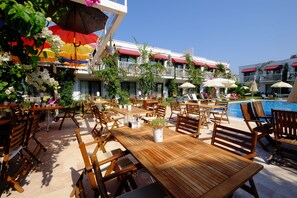 Breakfast, lunch and dinner served - Villa Rustica Hotel (Bodrum)