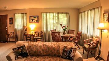 House, 2 Bedrooms | Living area | TV, fireplace, DVD player