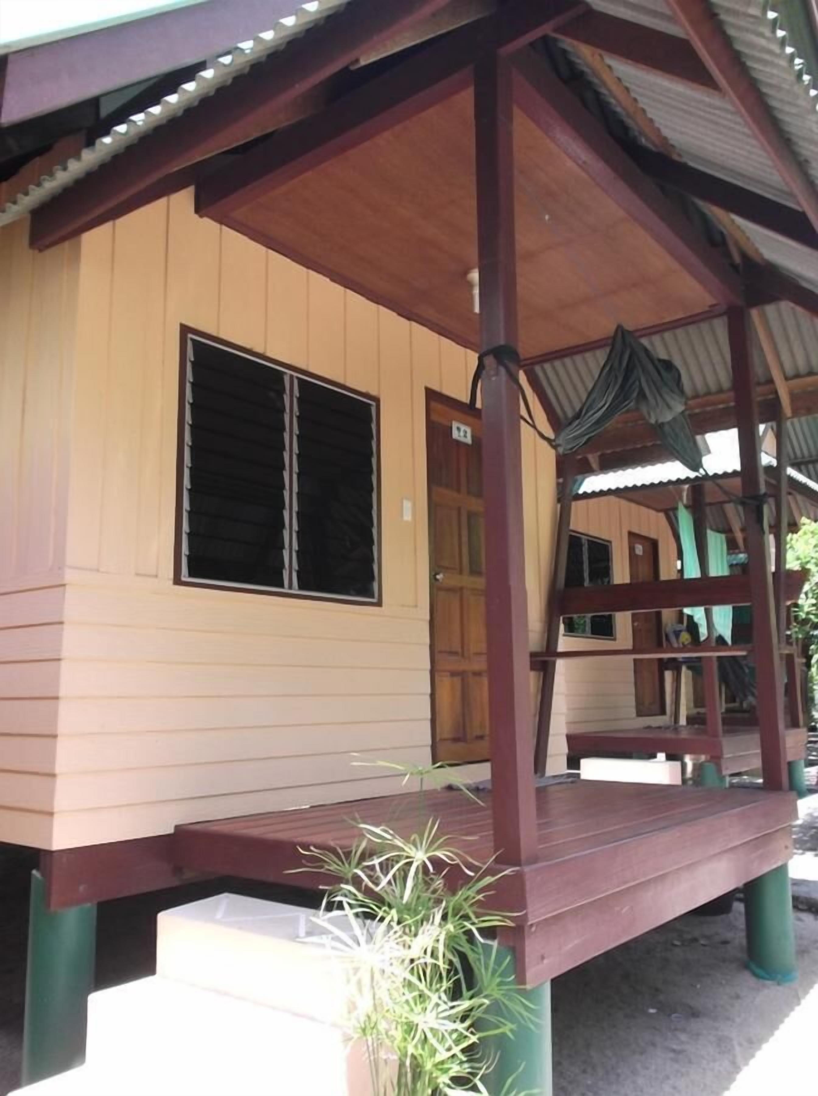 Fan Bungalow | Balcony