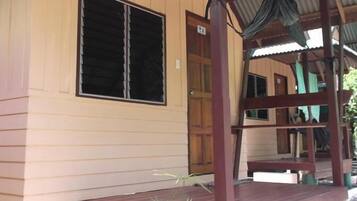 Fan Bungalow | Balcony